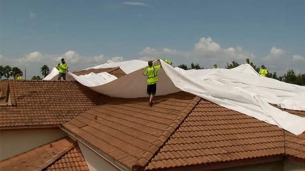 What is an emergency roof repair?