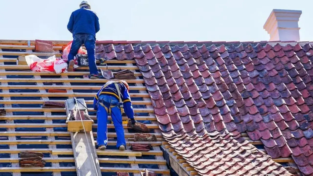 How much does a new construction roof cost?
