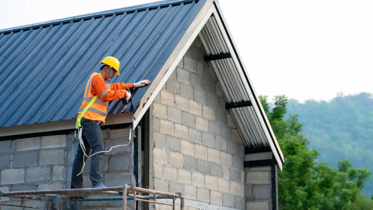 How much does it cost to roof a building?