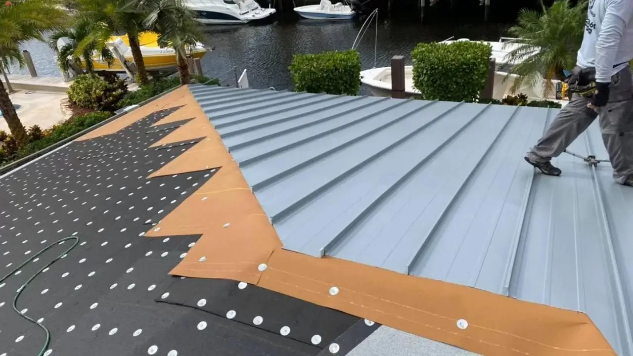 What state has the most roofing companies?